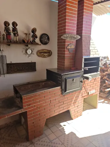 Conjunto de Churrasqueira,e Fogão a lenha com Forno