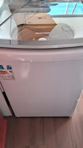 Máquina de lavar roupas Brastemp 12 kilos Voltagem 220, Semi Nova