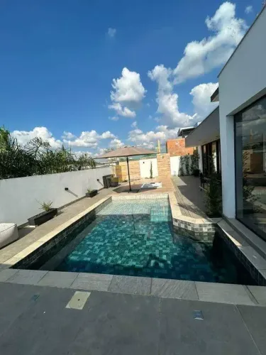 Casa de Alto Padrão à Venda no Condomínio Reserva Santa Isabel - Fase 1- Louveira SP