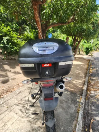 Baú give 33 litros pouco uso