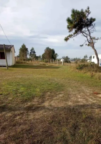 Vendo terreno escriturado a 600 mts da praia!