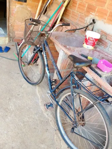 Vendo bicicleta aro 26 peças de fabrica com documento