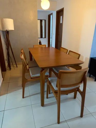 Mesa e 6 cadeiras 