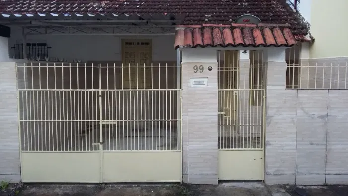 Alugo Casa Reformada com 2 Quartos em Tejipió próxima à estação do metrô de Coqueiral