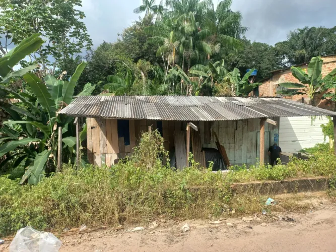 VENDE-SE TERRENO 19X20 Á 150 METROS DA JATUARANA, ÓTIMA LOCALIZAÇÃO.