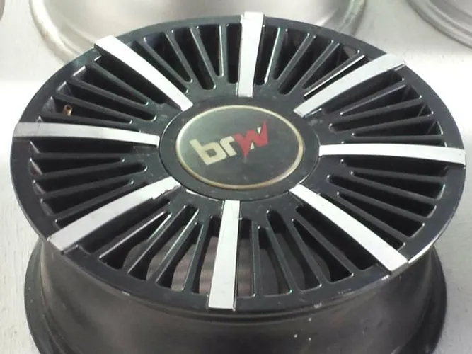 Roda aro 15 BRW Estrela Preta Fechada multi furo GM 4X100 jogo