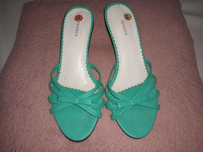 Tamanco sandália verde linda. Número 35 do Cea