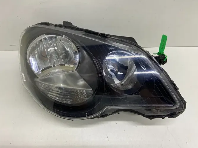 Farol Volkswagen Polo 2008 A 2014 Mascara Negra Direita