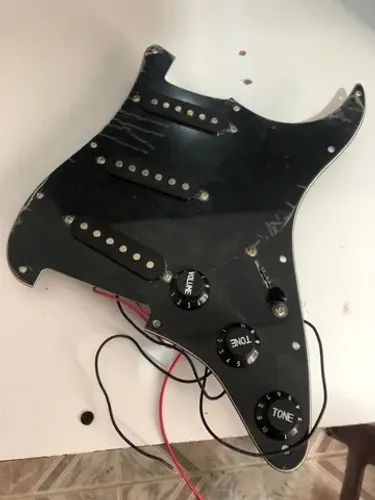 Kit Guitarra Elétrica com captadores, ponte, tarrachas etc