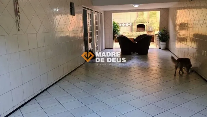 Casa Solta disponível a venda em Fortaleza!