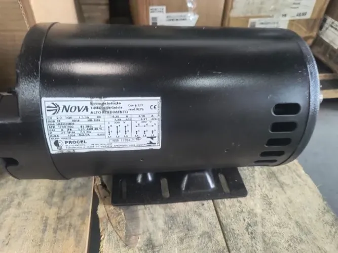 Motor Elétrico 2 CV 4 Polos Baixa Rotação Trifásico 220/380V Nova Motores IP 21 Seminovo