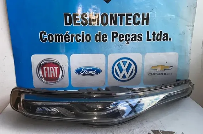 Farol superior lado esquerdo  Fiat toro 2017 a 2020