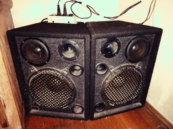 Par de caixas de som passivas, alto-falantes de 10 polegadas, 3 vias, 7 OMS, 300W Rms.