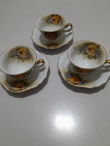 Conjunto de Café - 3 xícaras Pintura mãoFlores Delicadas