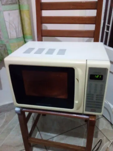 Micro-ondas Brastem Clean 20 Litros 110V