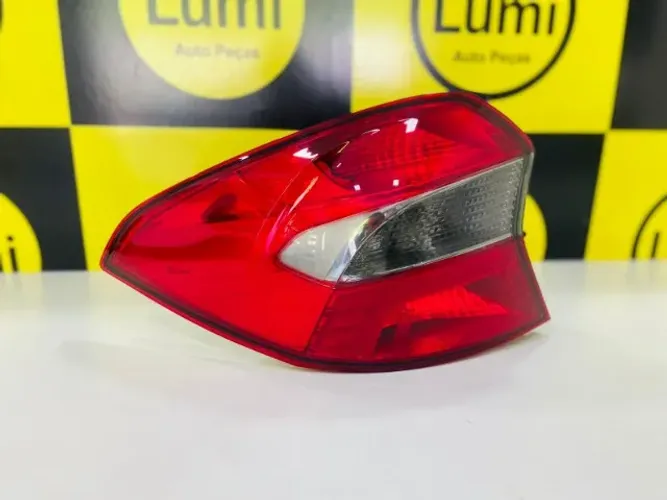 Lanterna Ford KA 2019/2022 Sedan Fumê - NOVA