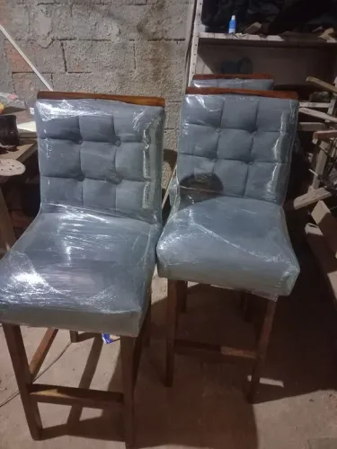 BANQUETA ESTOFADA CADA UNIDADE 280