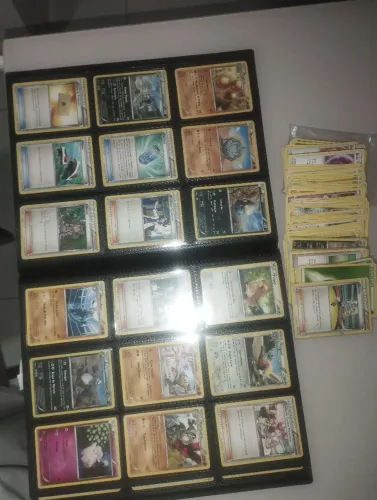 Grande Coleção de Cartas Pokémon Antigas Vintage