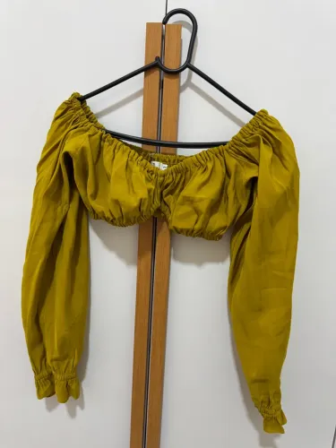 Blusa Loja três Cropped Manga Longa Amarela