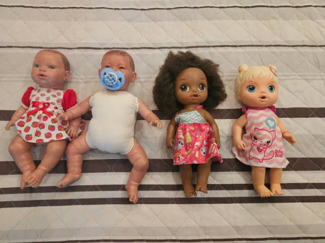 Bonecas Baby Alive e Reborn