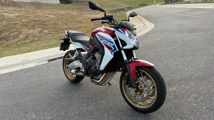 CB650F Edição Captão América