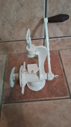 MOEDOR DE CARNE ANTIGO DECORAÇÃO 