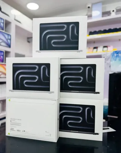 MacBook Pro M4 14Pol 24GB - 512GB SSD -SILVER 