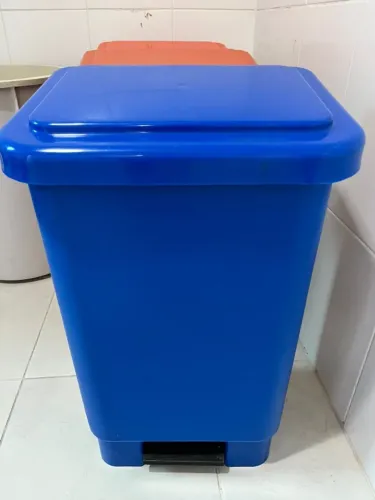 Lixeira com pedal - 50L - Marfinite