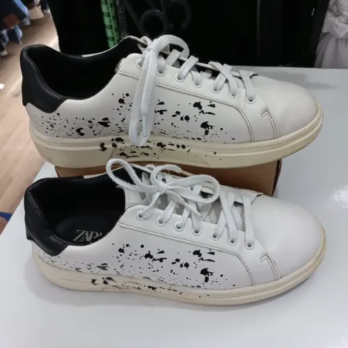 Tênis Zara Casual Branco com Detalhes Pretos