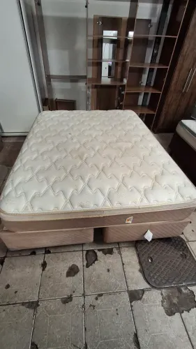 Cama Box Queen herval molas ensacadas conservada