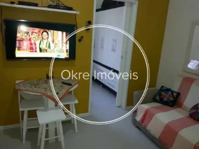 Oportunidade: apartamento quarto e sala à venda em Copacabana.