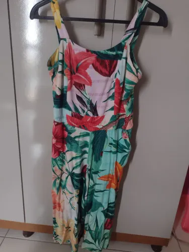 Macacão Floral Tropical