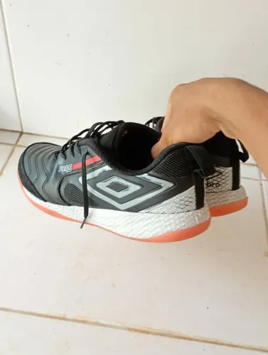 Tenis futsal Umbro pro 5 bump