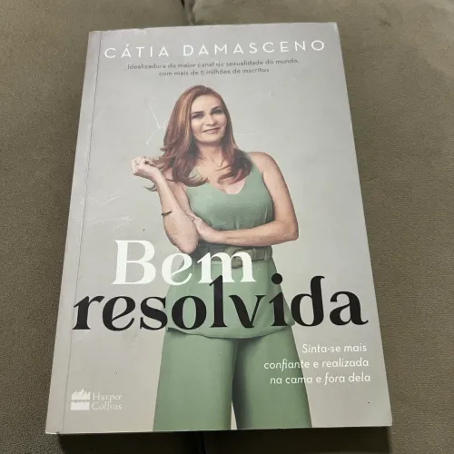 Bem resolvida - Cátia Damasceno 