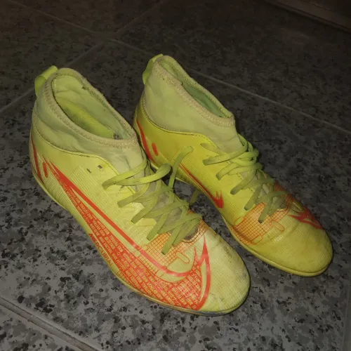 Chuteira Nike mercurial 36