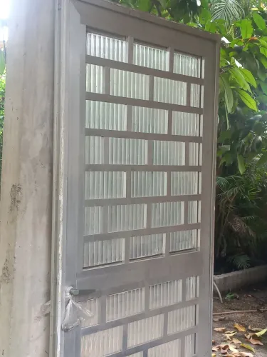 porta de alumínio reforçado 