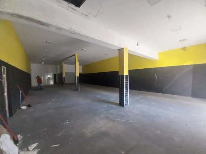 Salão à venda na Vila Mirim