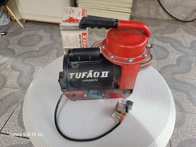 COMPRESSOR AR DIRETO TUFÃO 2(EM EXCELENTE ESTADO DE CONSERVAÇÃO).