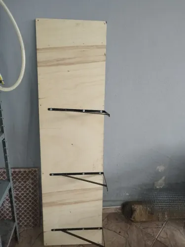 Prateleira de Madeira com mãos francesas ( compensado 20mm )