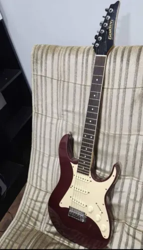 Guitarra Elétrica Golden Strato Antiga