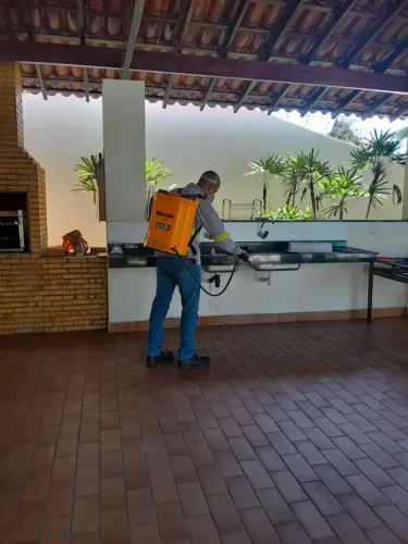 Dedetização profissional em casas,apartamentos e comércios