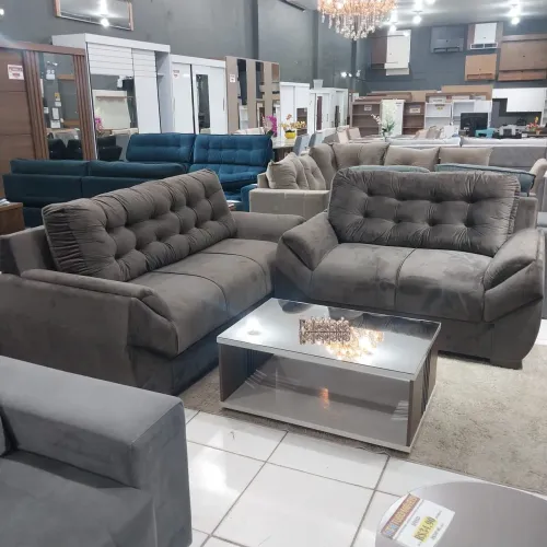 CONJUNTO DE SOFÁ 2 E 3 LUGARES COM BRAÇOS ACOLCHOADOS