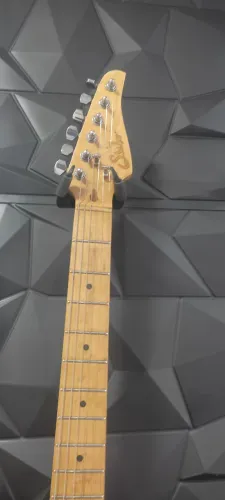 Vendo guitarra stratocaster 