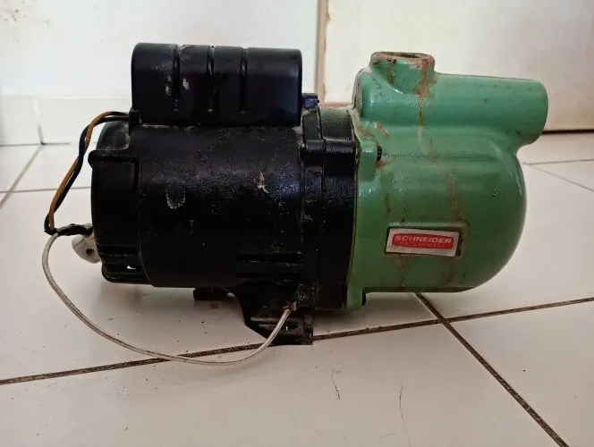 Vende-se Bomba d'água 