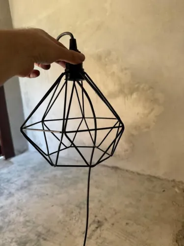 Vendo 3 lustres pendentes pretos