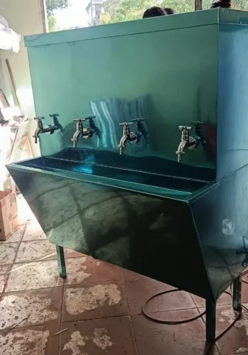 Bebedouro de Coluna Industrial 4 Torneiras 150 Litros Inox 220V Frete Gratis.