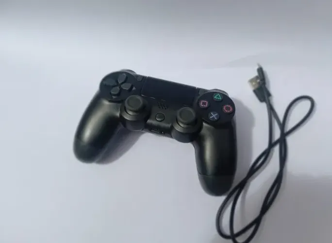 Controle de Playstation 4 preto