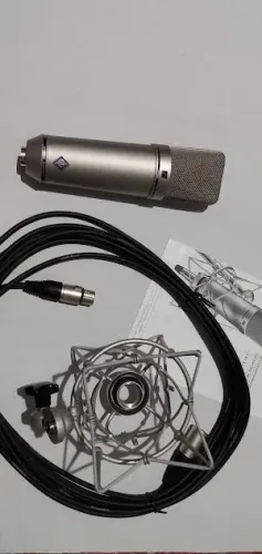 Mic Neumann U 87 ai