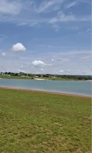 VENDO CASA FRENTE PARA LAGO CORUMBA 4