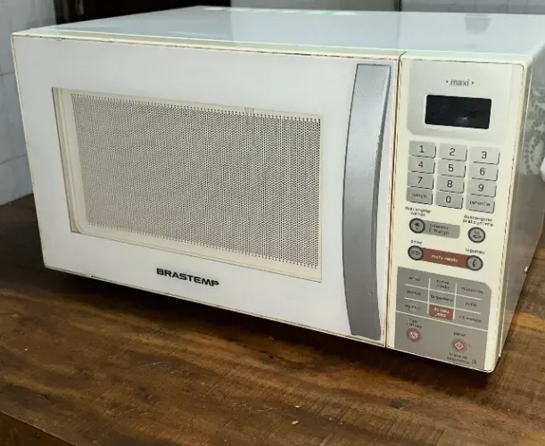 Vendo Micro-ondas Brastemp 30L 127V ou troco por 220V